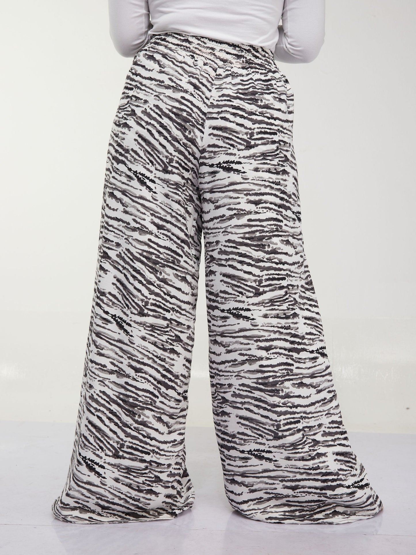 Vivo Dalia Wrap Wide Leg Pants - Black Print