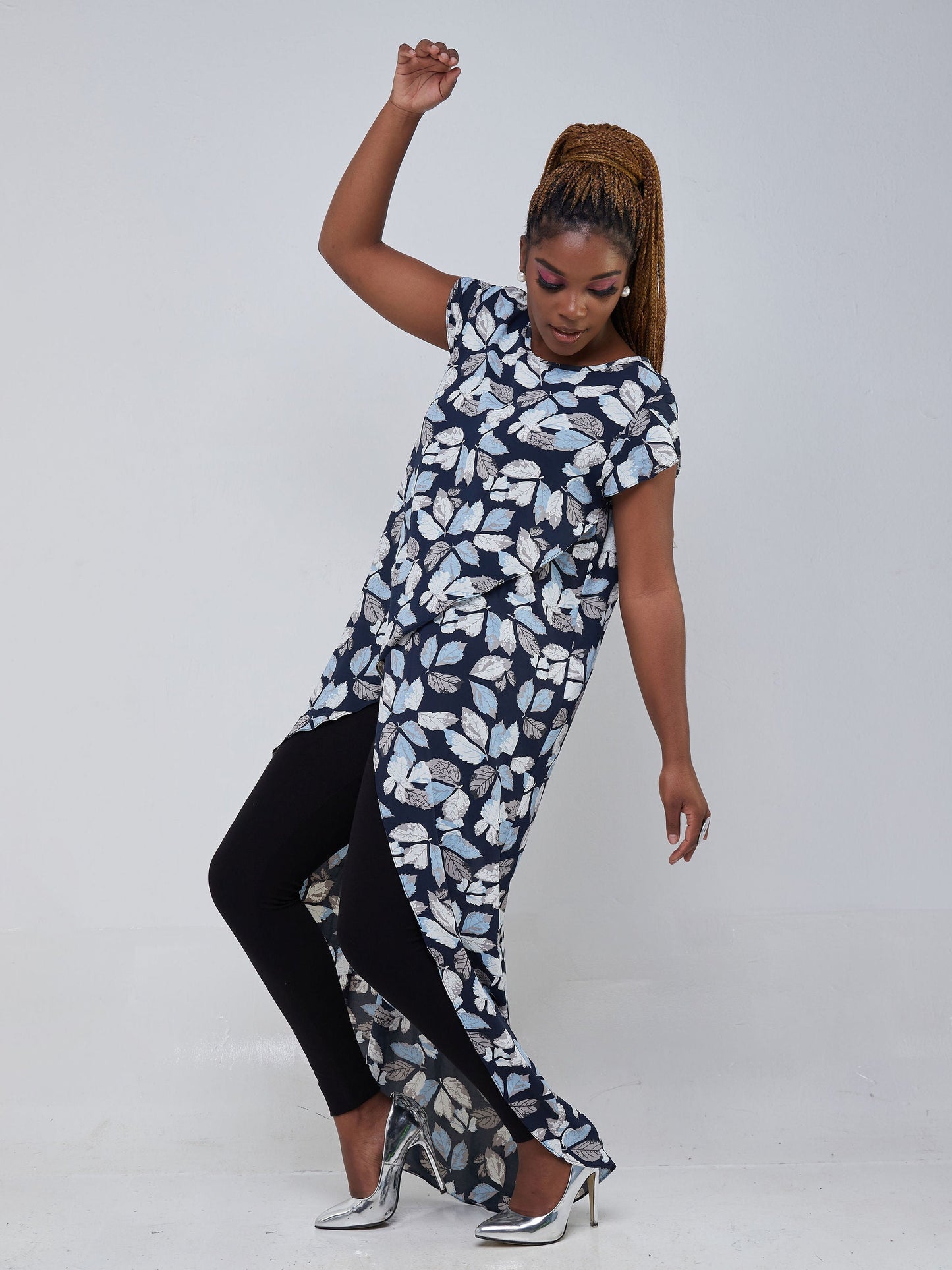 Vivo Lalea Tulip Sleeve Overlap Maxi Top - Blue Print