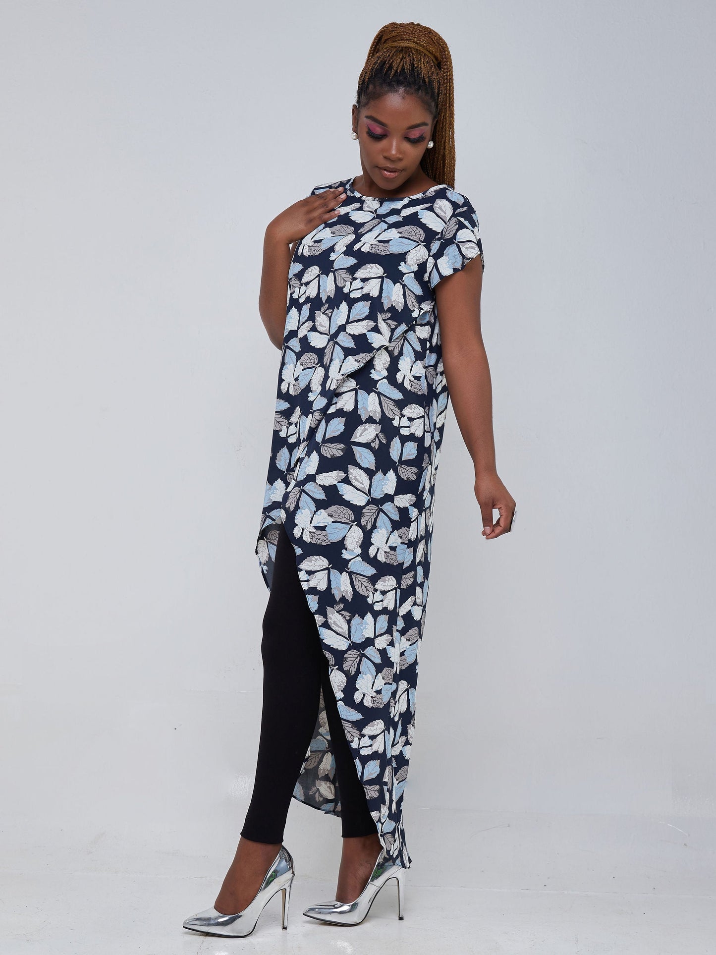 Vivo Lalea Tulip Sleeve Overlap Maxi Top - Blue Print