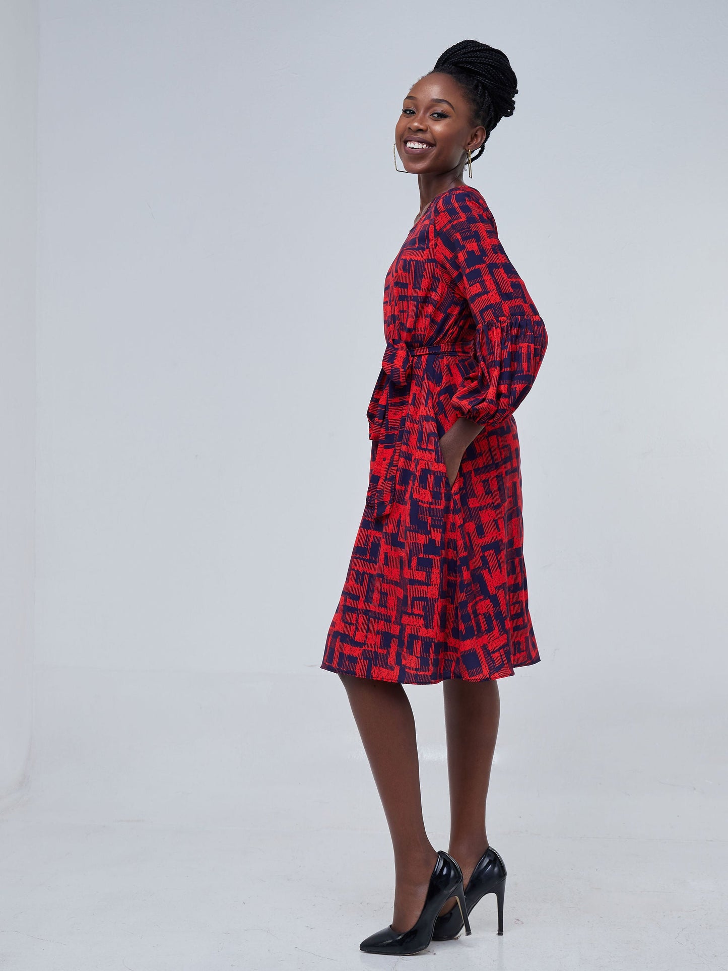 Vivo Zena Bishop Panel Long Sleeve Round Neck Dress - Navy Blue Print