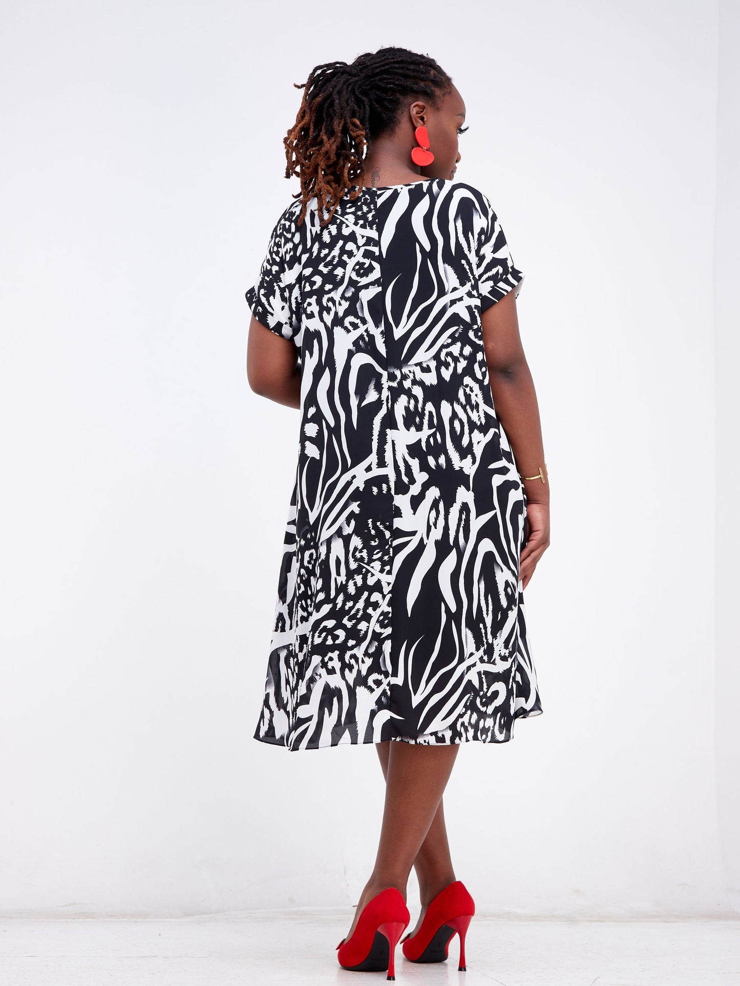 Vivo Pesi Drop Shoulder Tent Dress - Black / White Animal Print
