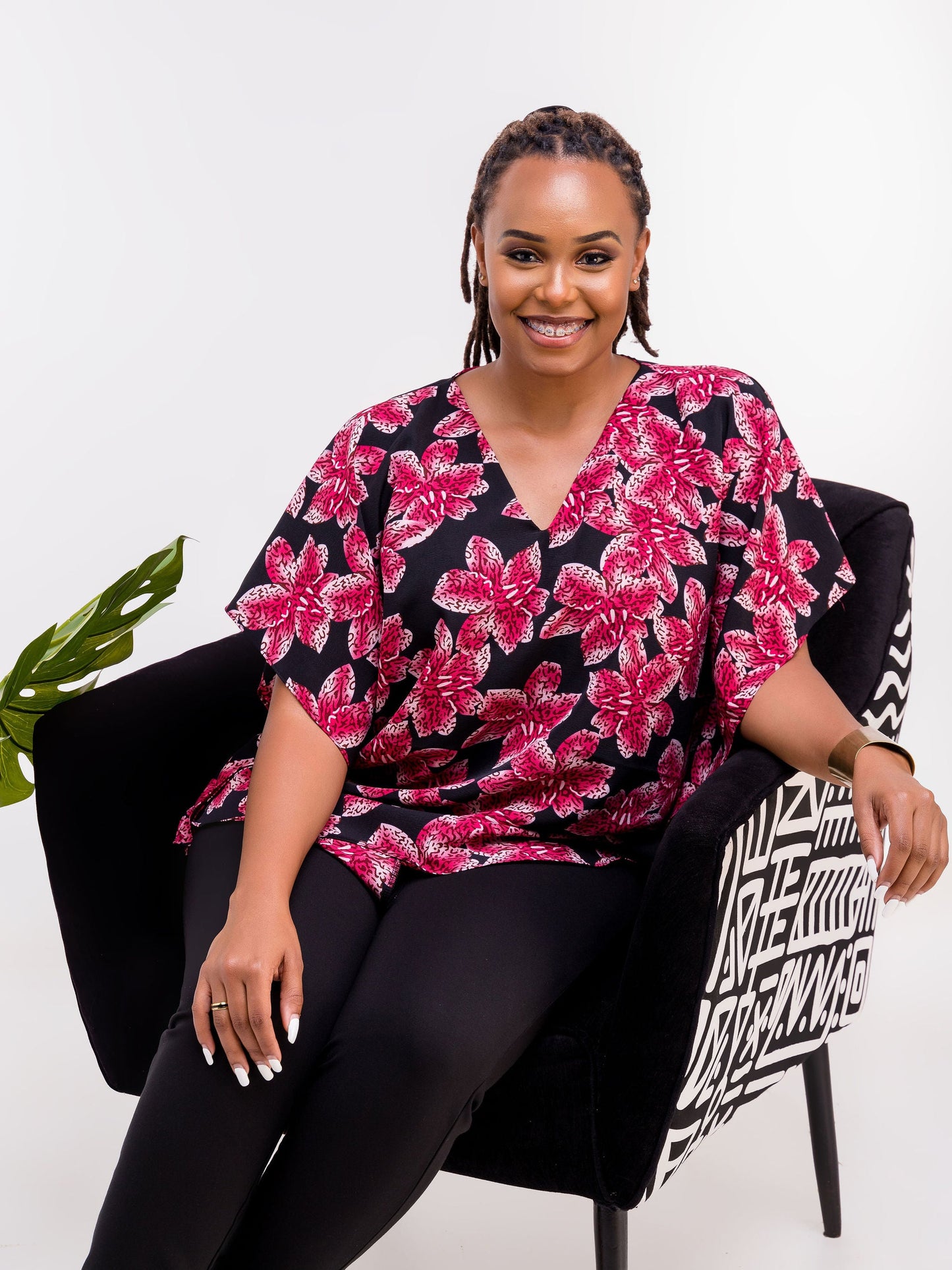 Vivo Zola Kaftan Top - Black / Burgundy Abstract Print
