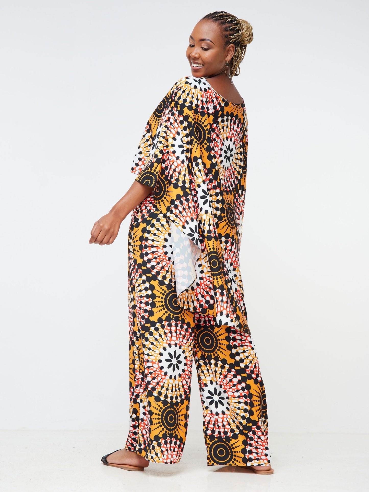 Vivo Sana Cape Top - Mustard / Orange Abstract Print