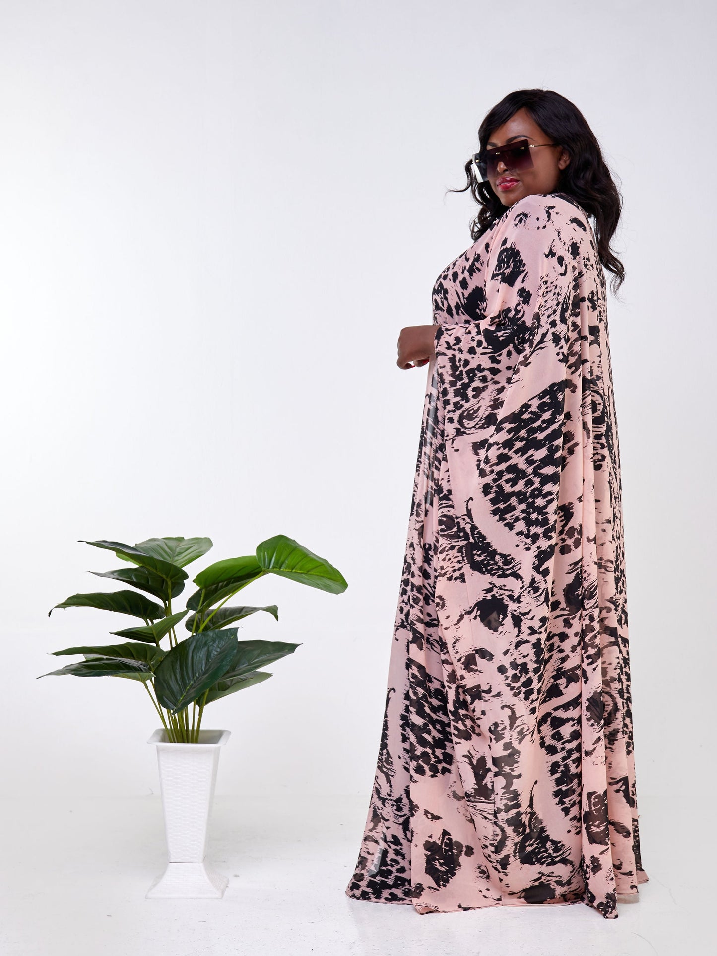 Vivo Muna Chiffon Kimono - Peach / Black Abstract Print
