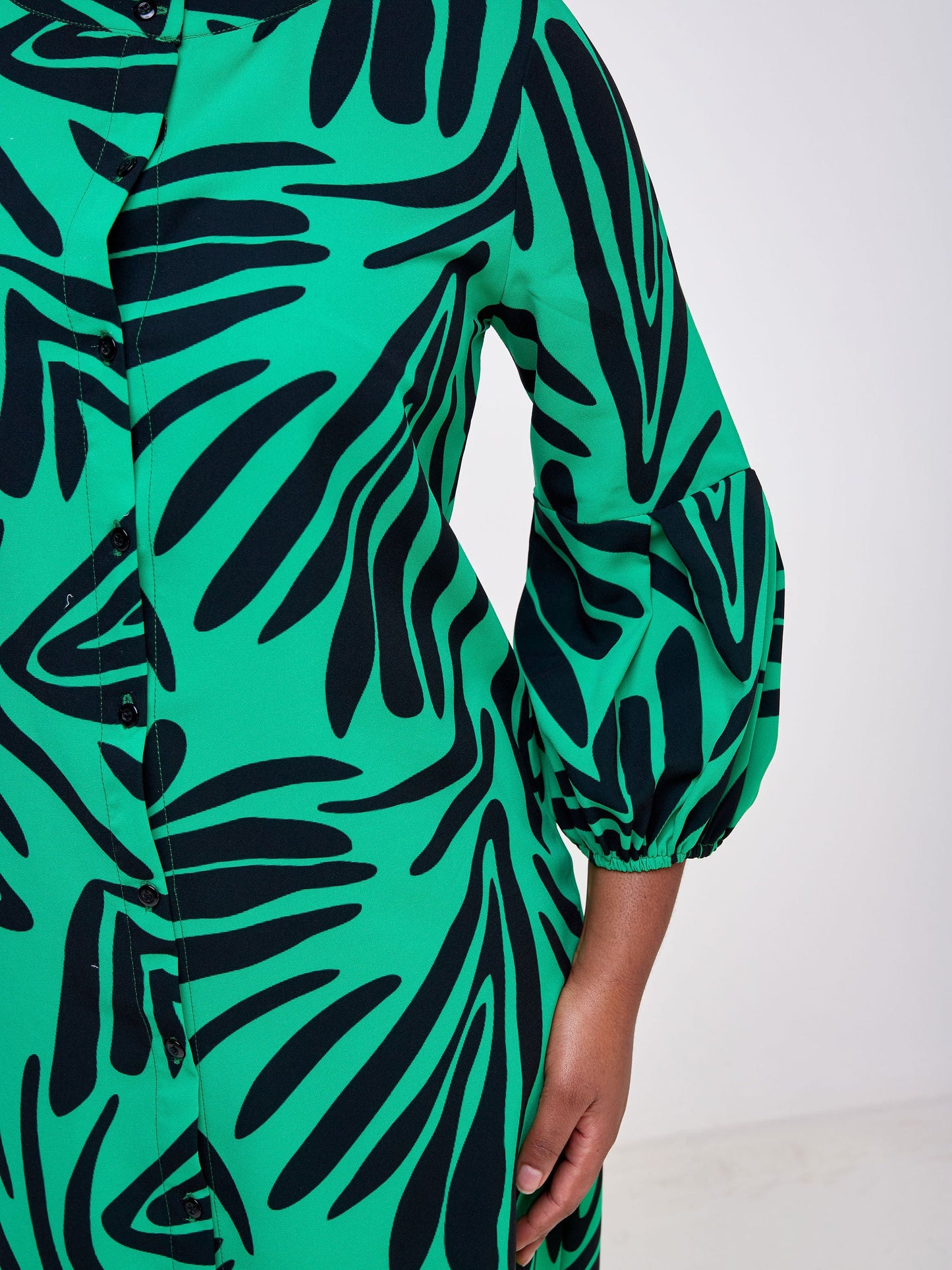 Vivo Imali Bishop Sleeve High Low Knee Length Dress - Green / Black Abstract Print