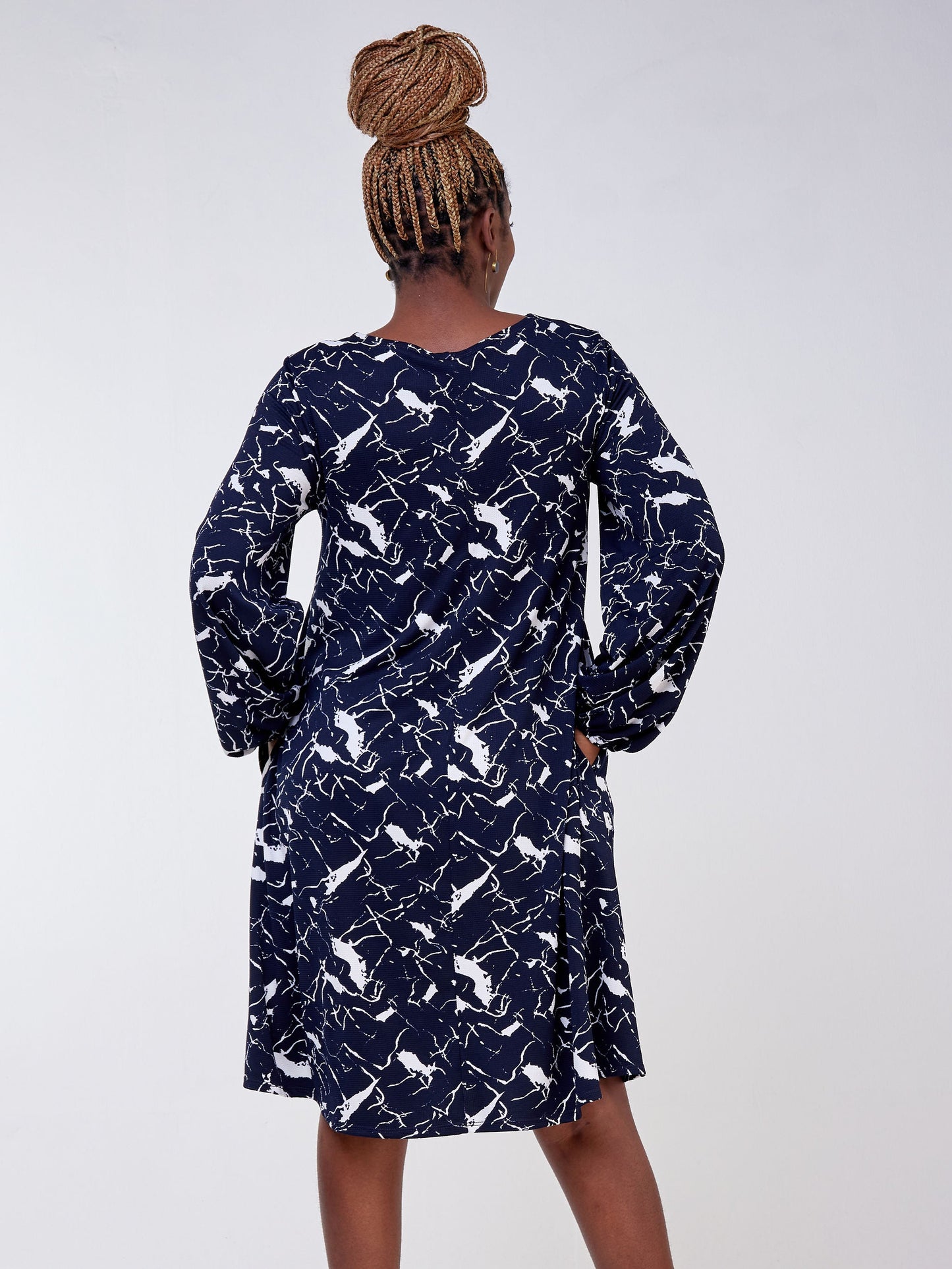 Vivo Jema Bishop Sleeve Tent Dress - Navy Blue / White Abstract Print