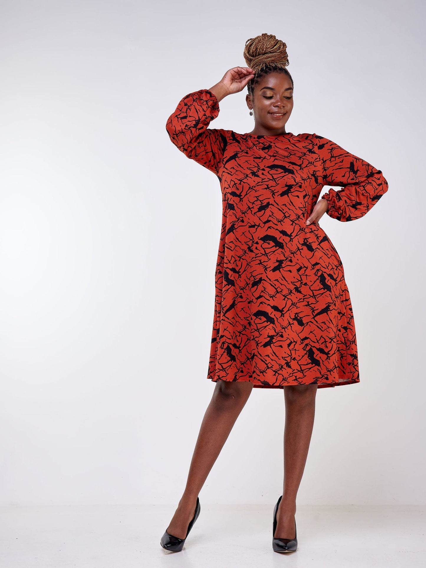 Vivo Jema Bishop Sleeve Tent Dress - Rust / Black Abstract Print