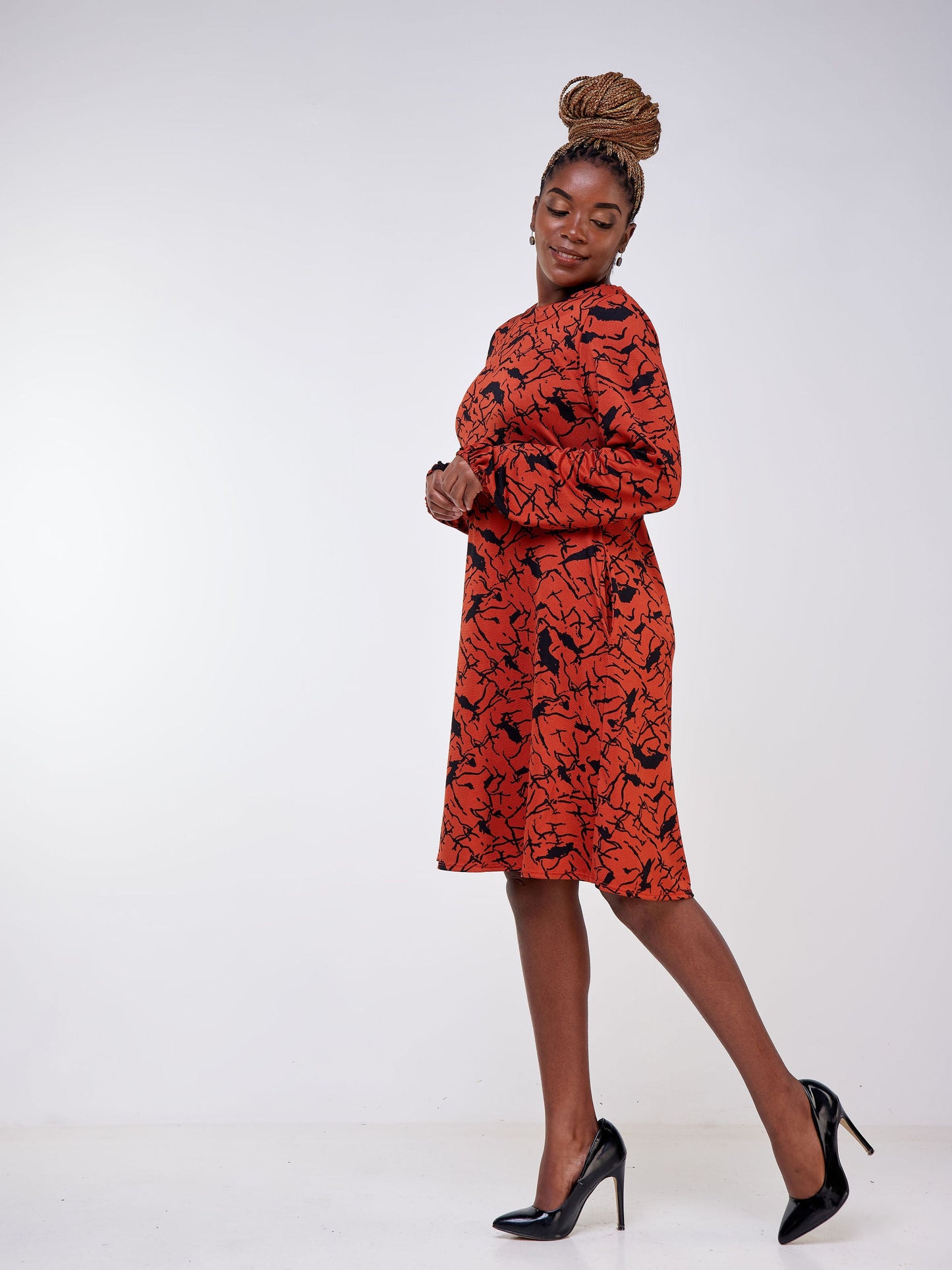 Vivo Jema Bishop Sleeve Tent Dress - Rust / Black Abstract Print