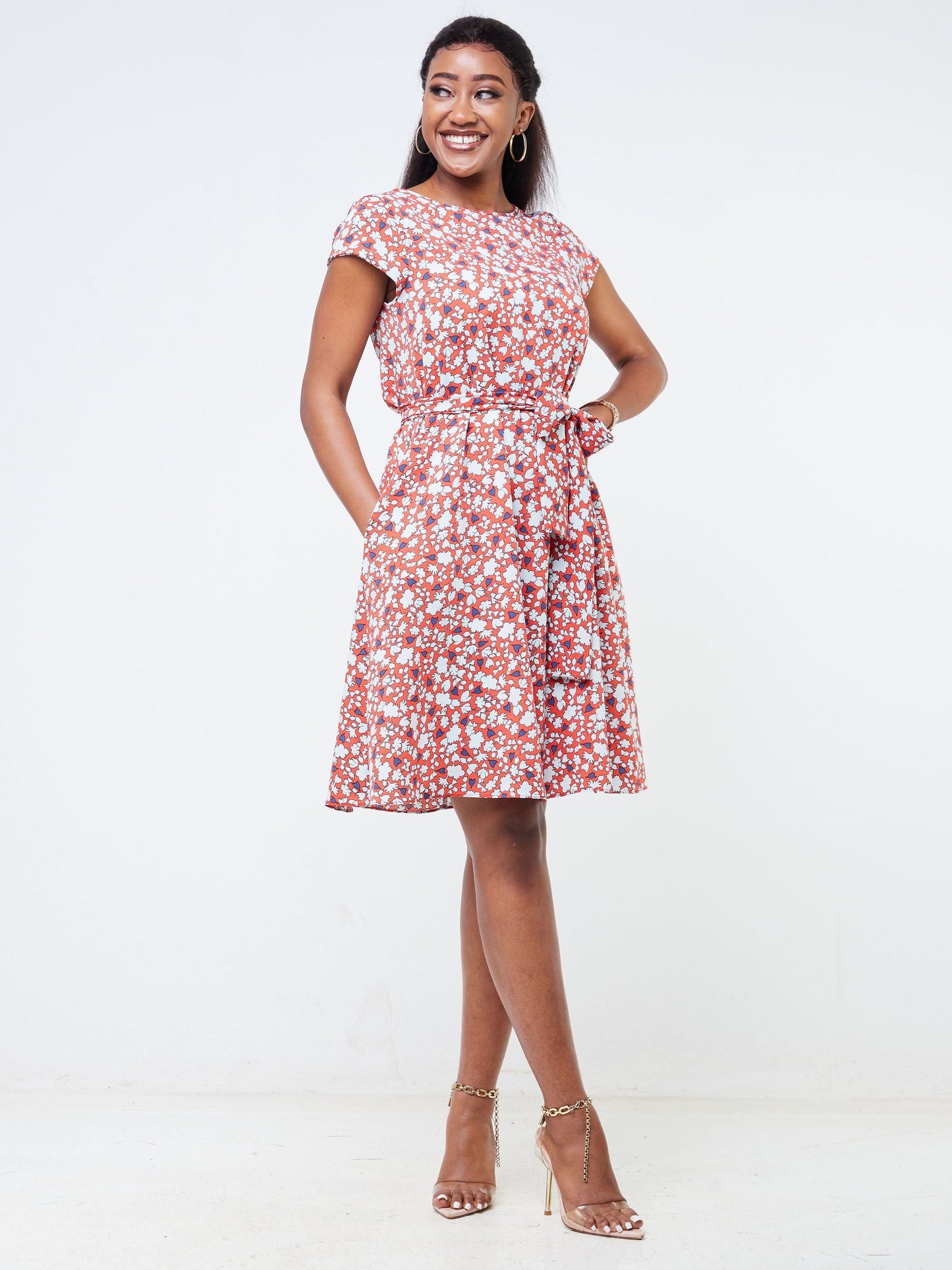 Vivo Basic Cap Sleeve Knee Length Tent Dress - Orange / Light Blue Floral Print