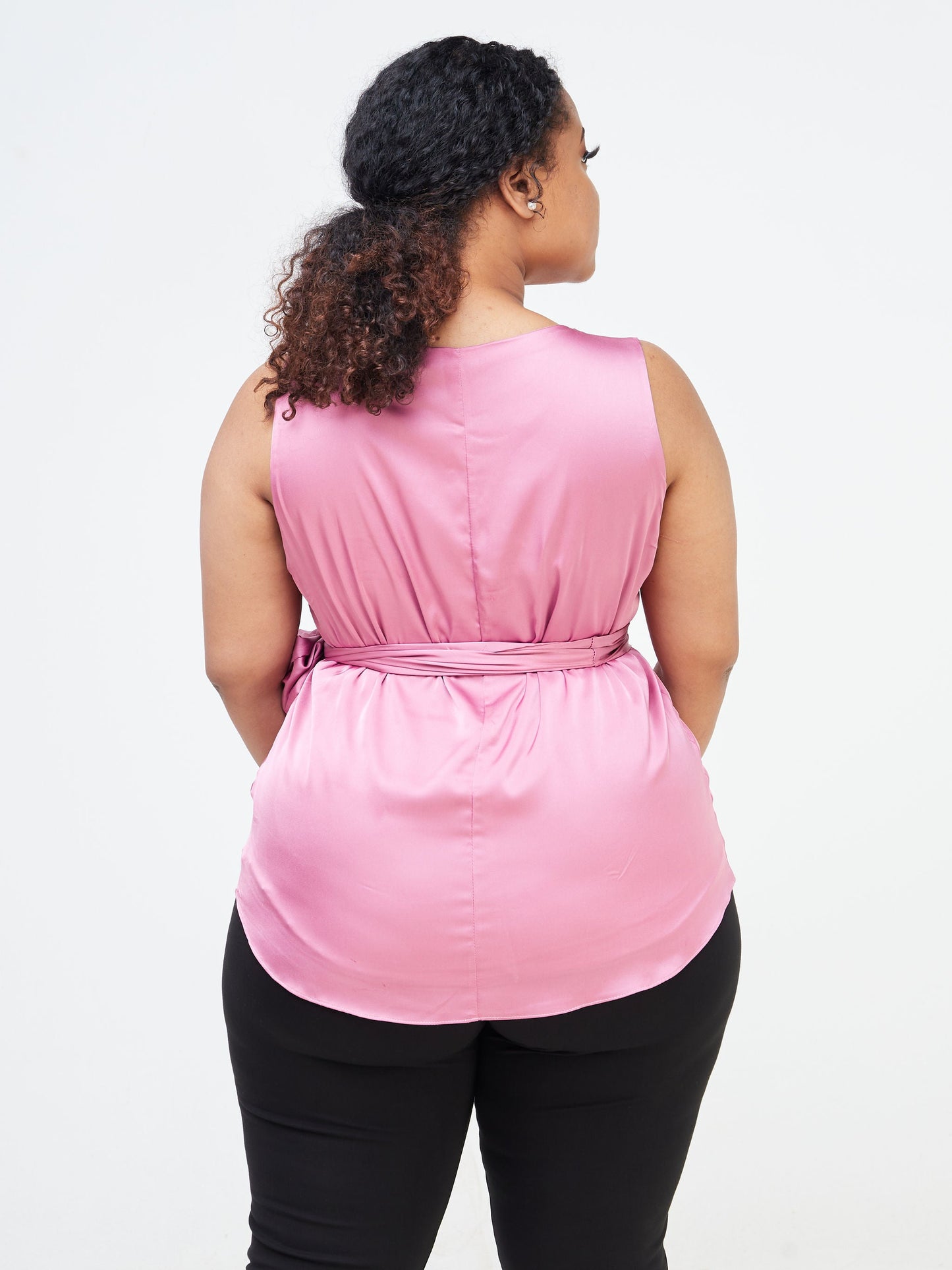 Vivo Raha Sleeveless Boat Neck Top - Peach