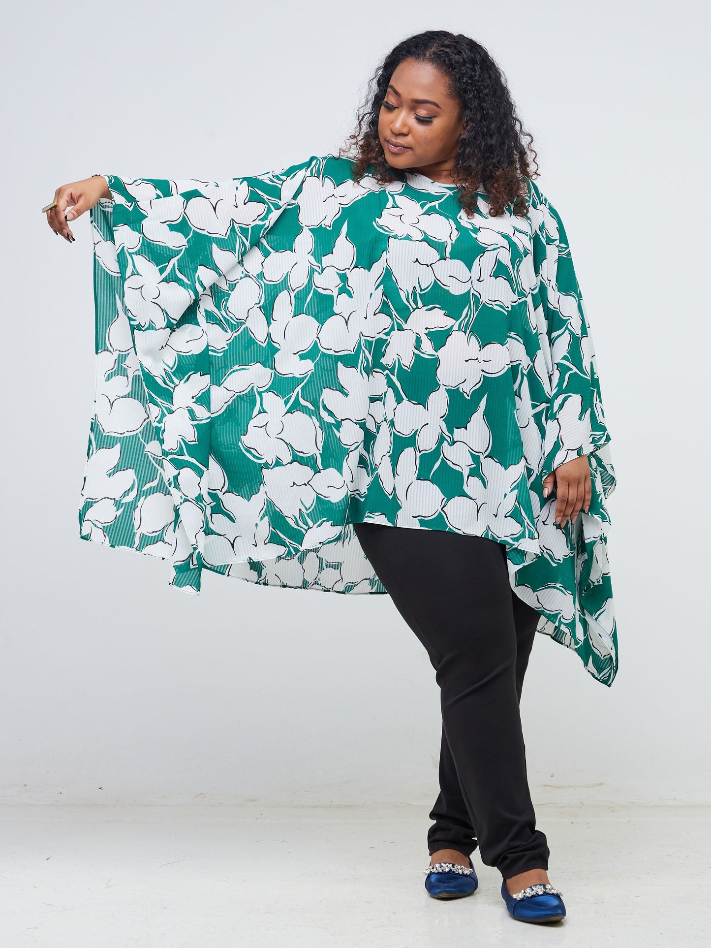 Vivo Basic Wide Loose Top - Green / White Floral Print