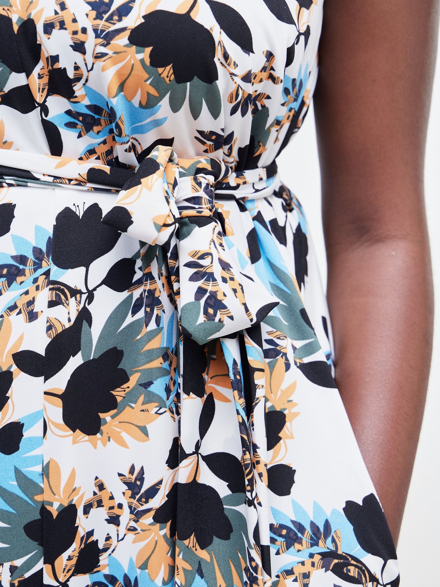 Vivo Zuri Sleeveless Tent Maxi Dress - Black / Orange Floral Print
