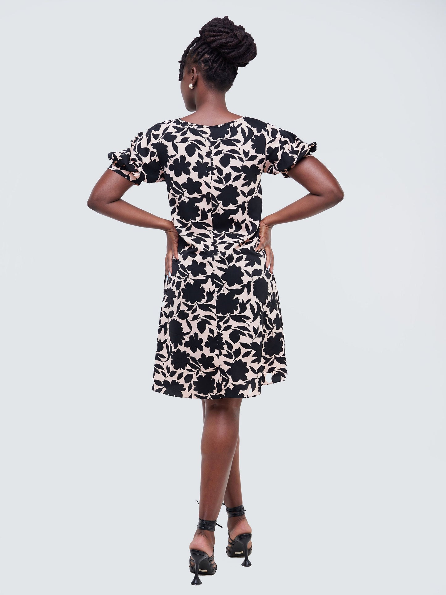 Vivo Wingu Puff Sleeve Knee Length Dress - Peach / Black Floral Print