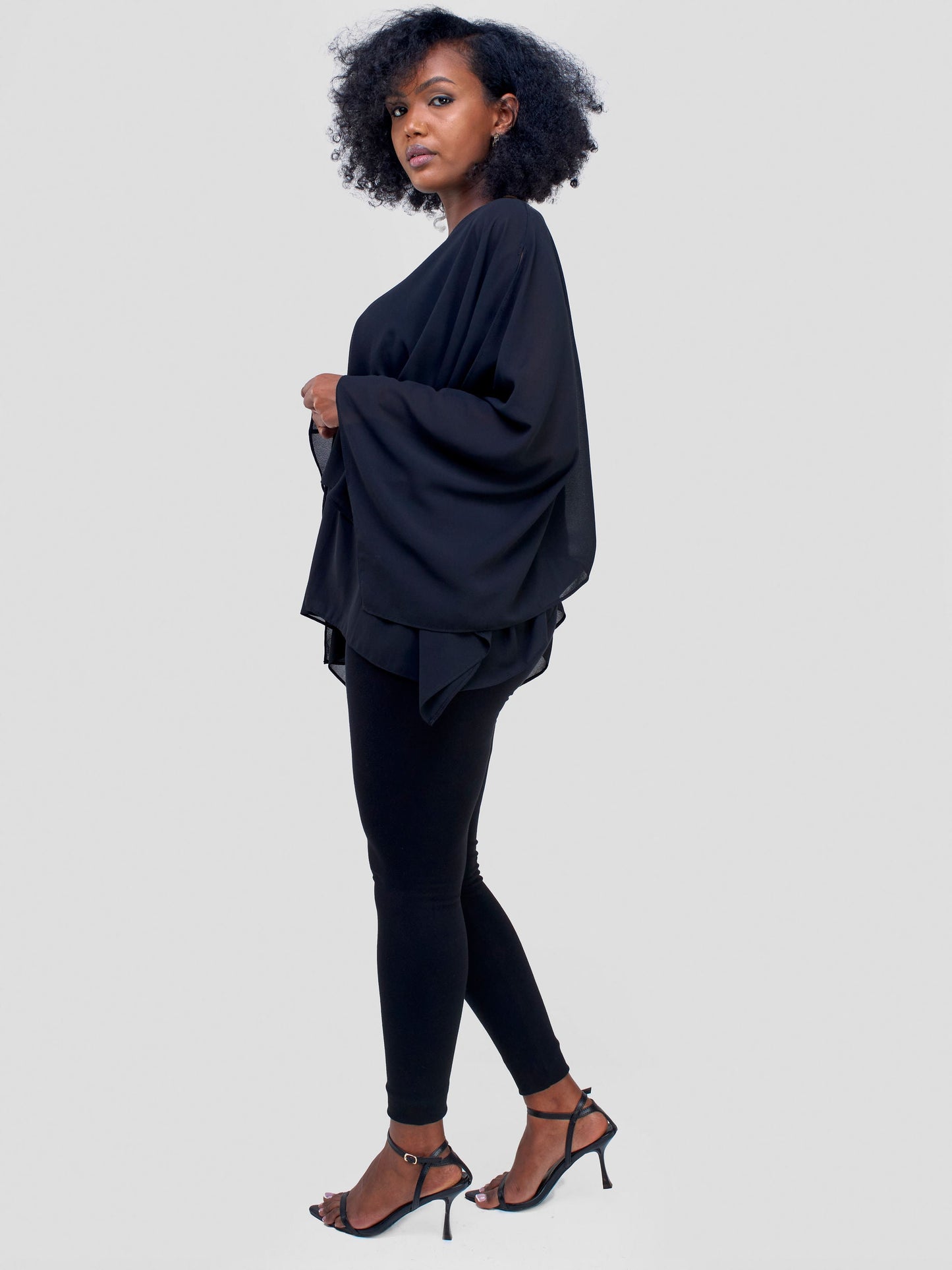Vivo Hanabi Kaftan Top - Black