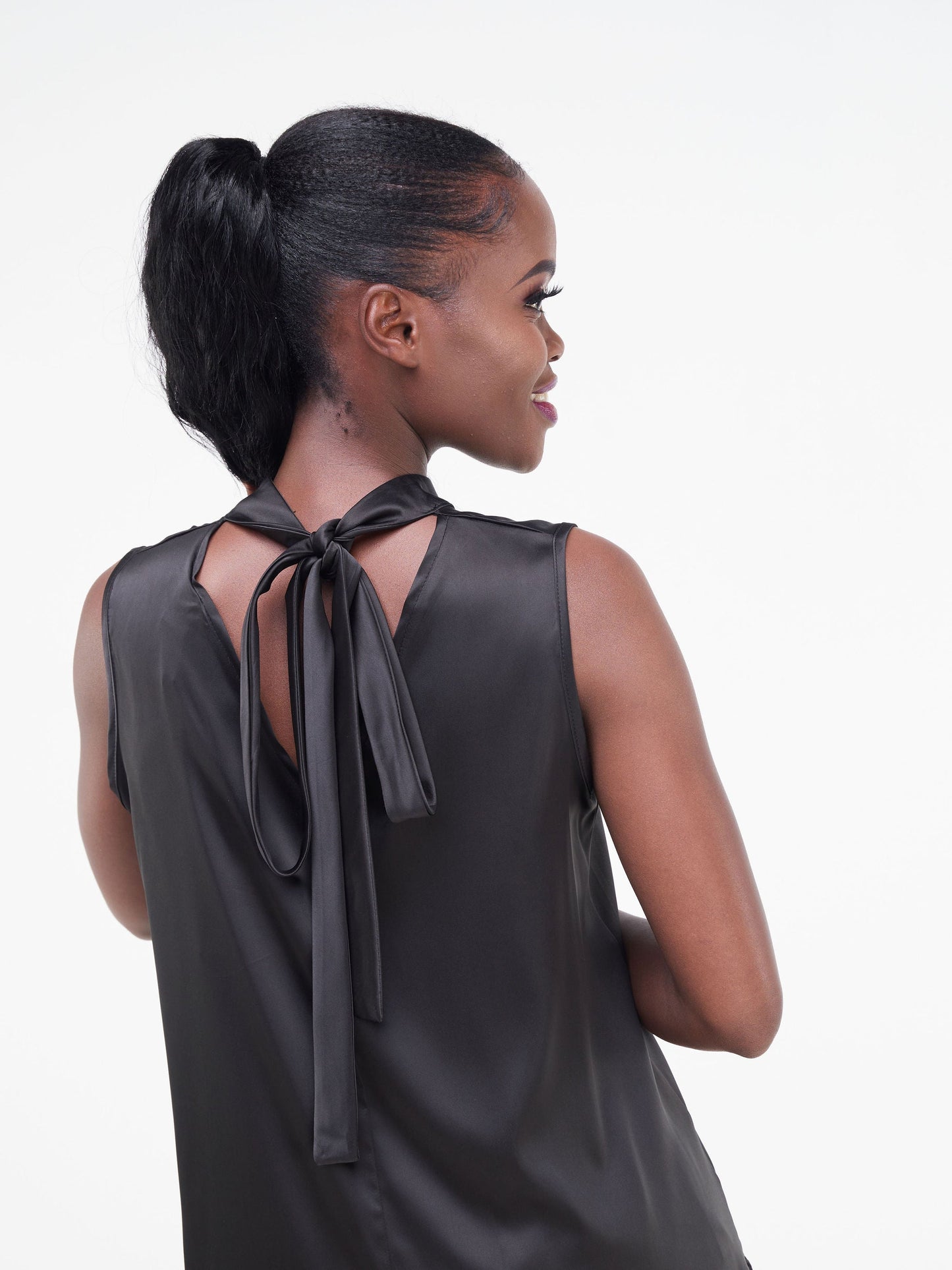 Vivo Fara Sleeveless Halter Neck Top - Black