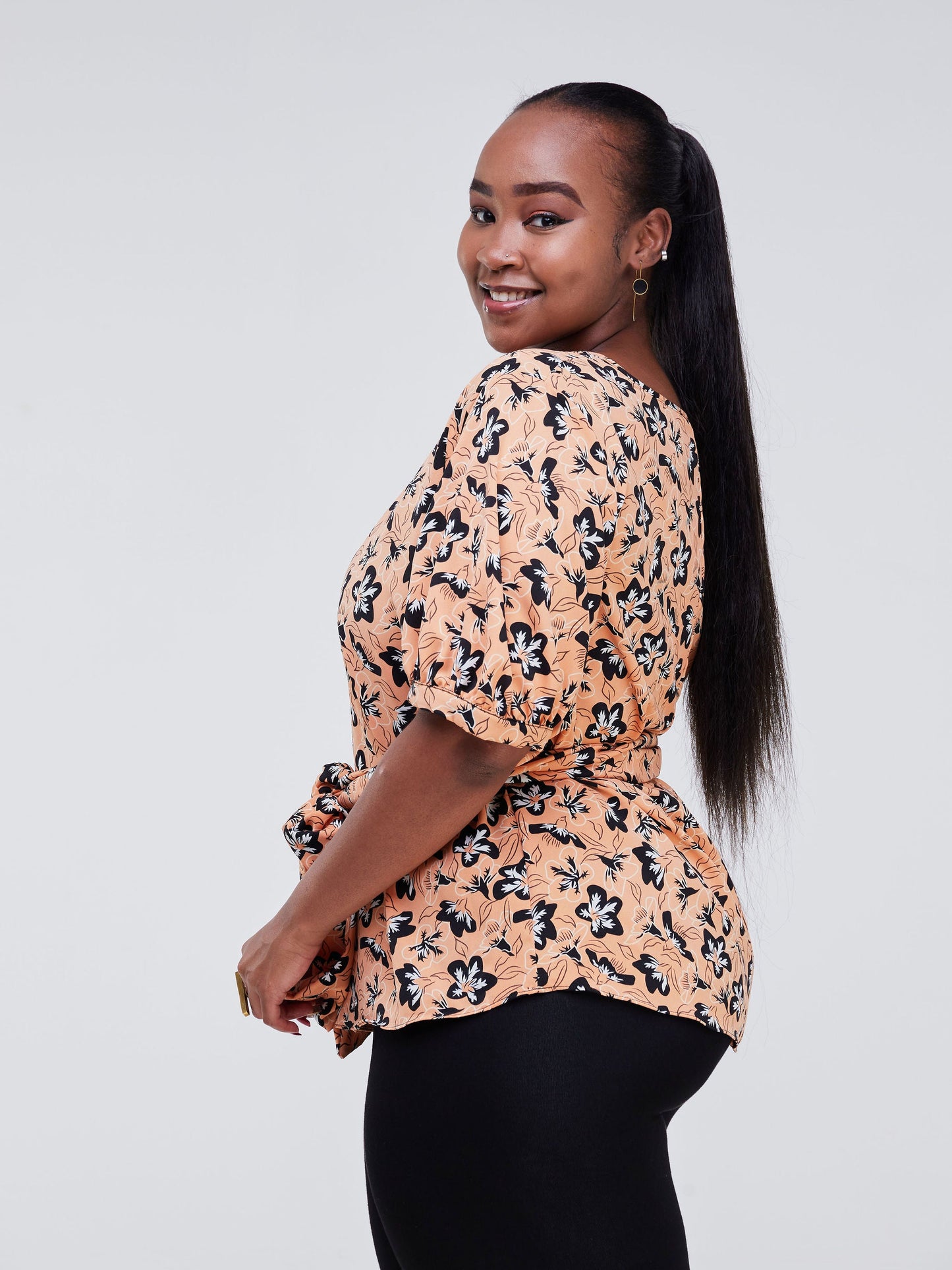 Vivo Wingu Puff Sleeve Top -  Peach / Black Floral Print