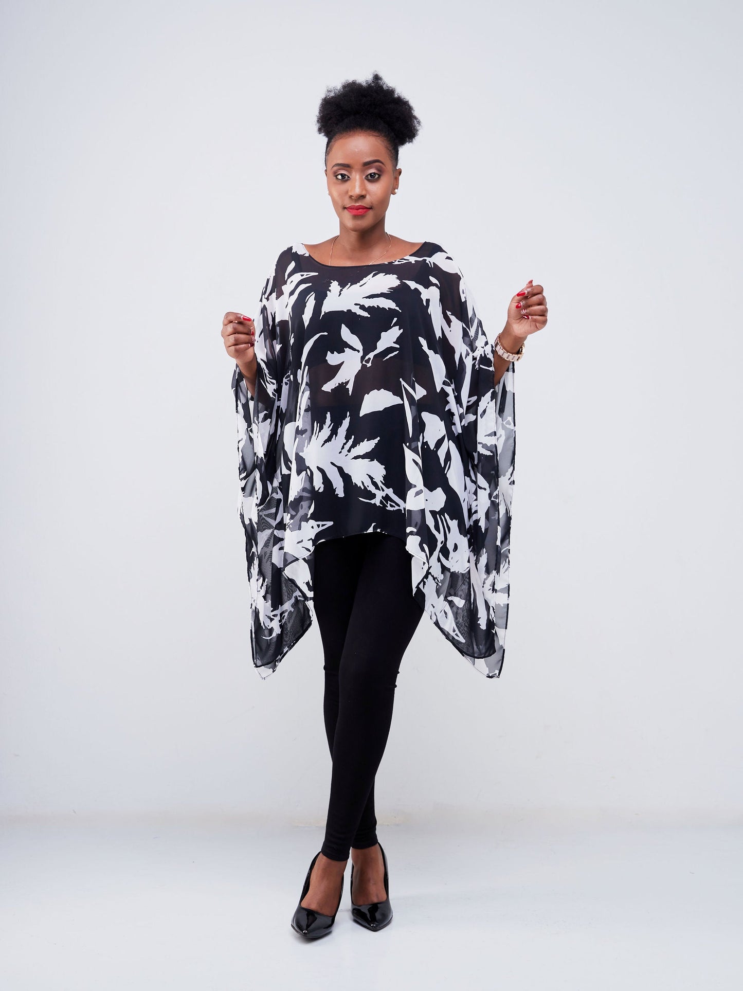 Vivo Ayana Wide Top - Black / White Abstract Print