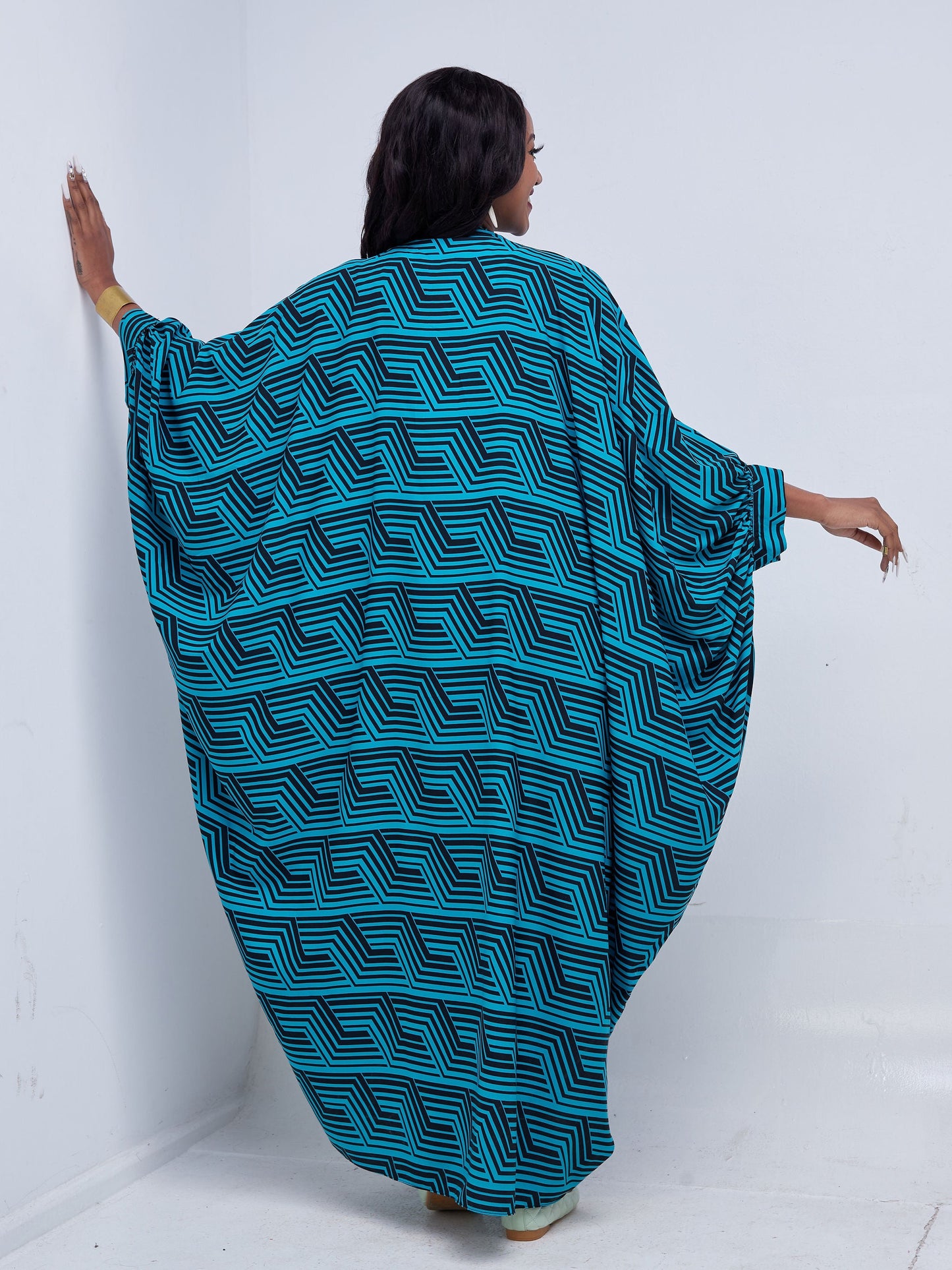 Vivo Mistari Gathered Sleeve Open Kaftan - Blue / Black Print