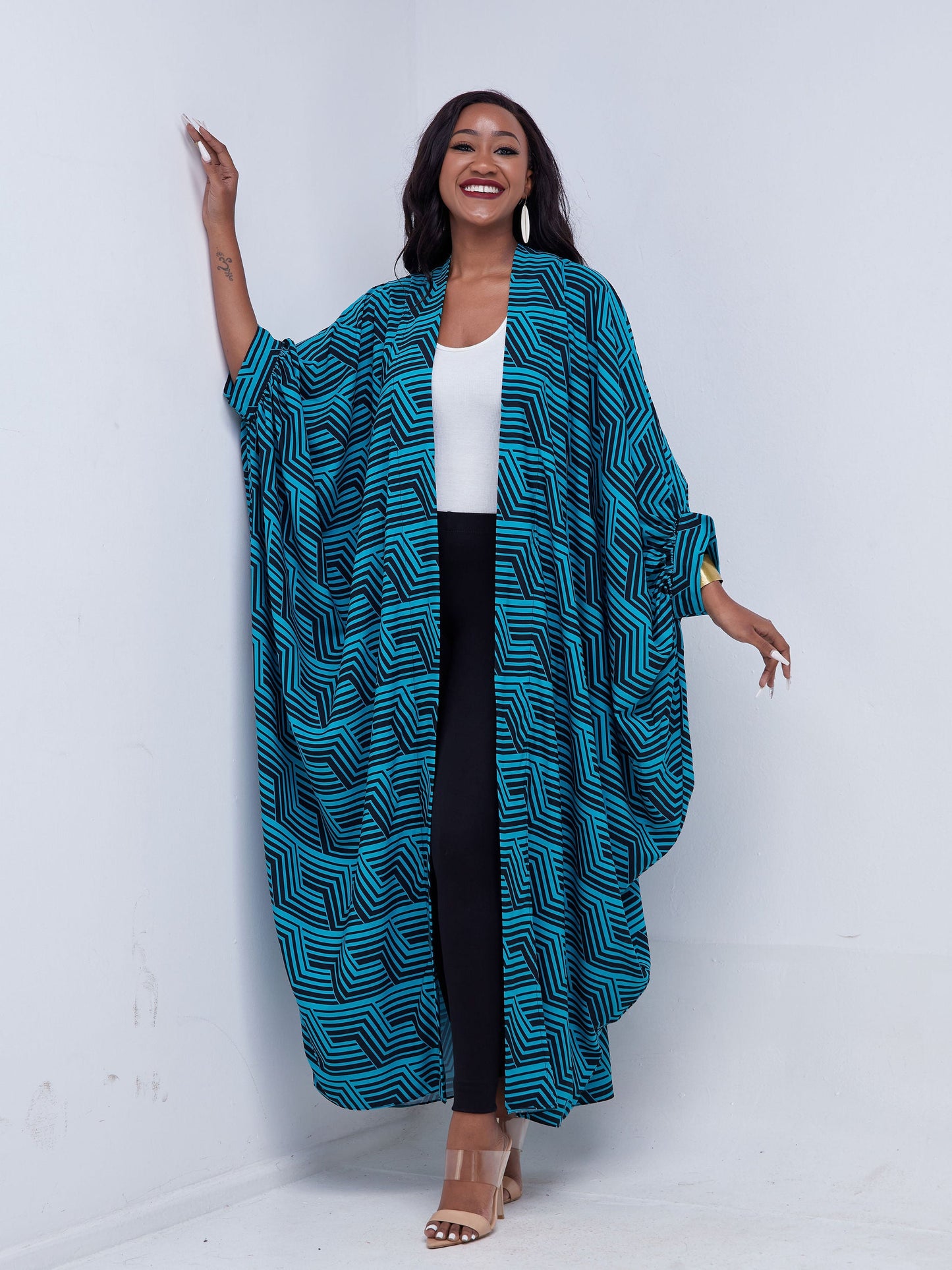 Vivo Mistari Gathered Sleeve Open Kaftan - Blue / Black Print