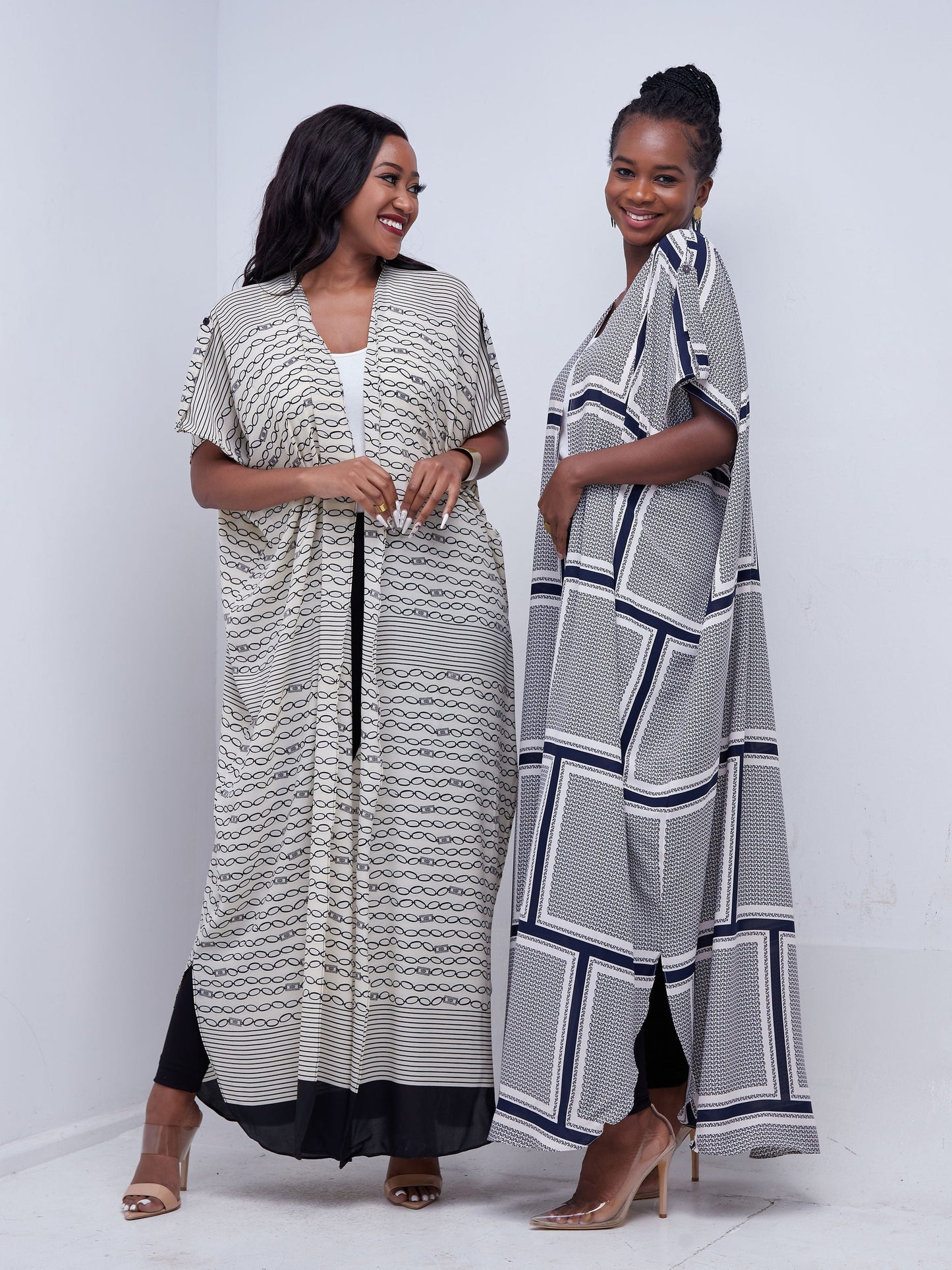 Vivo Mistari Dolman Maxi Kimono - Off White / Black Chain Print