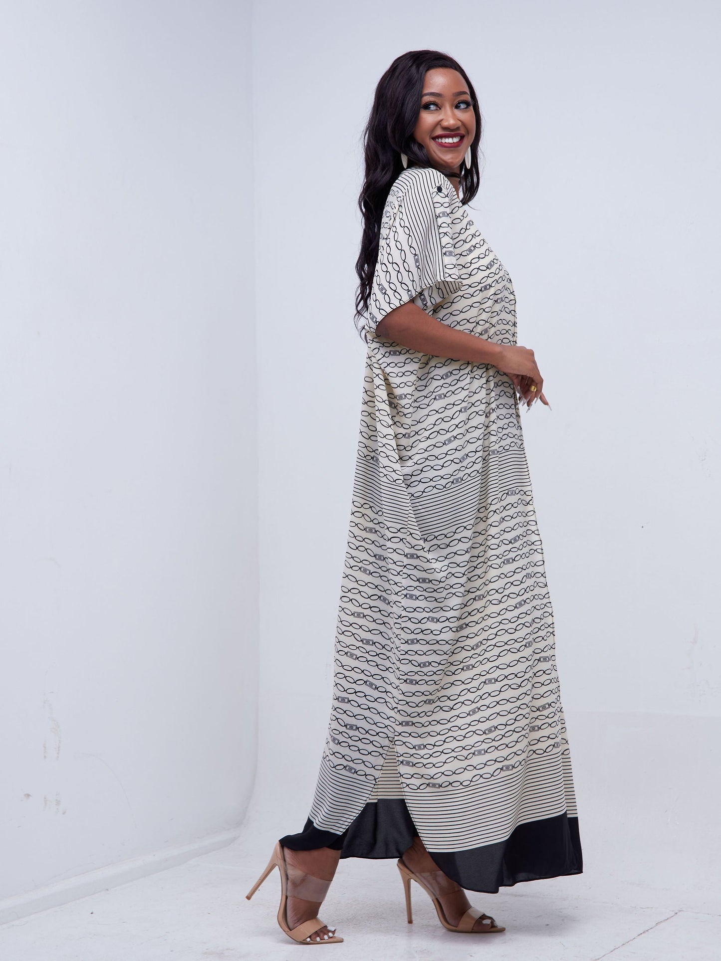 Vivo Mistari Dolman Maxi Kimono - Off White / Black Chain Print