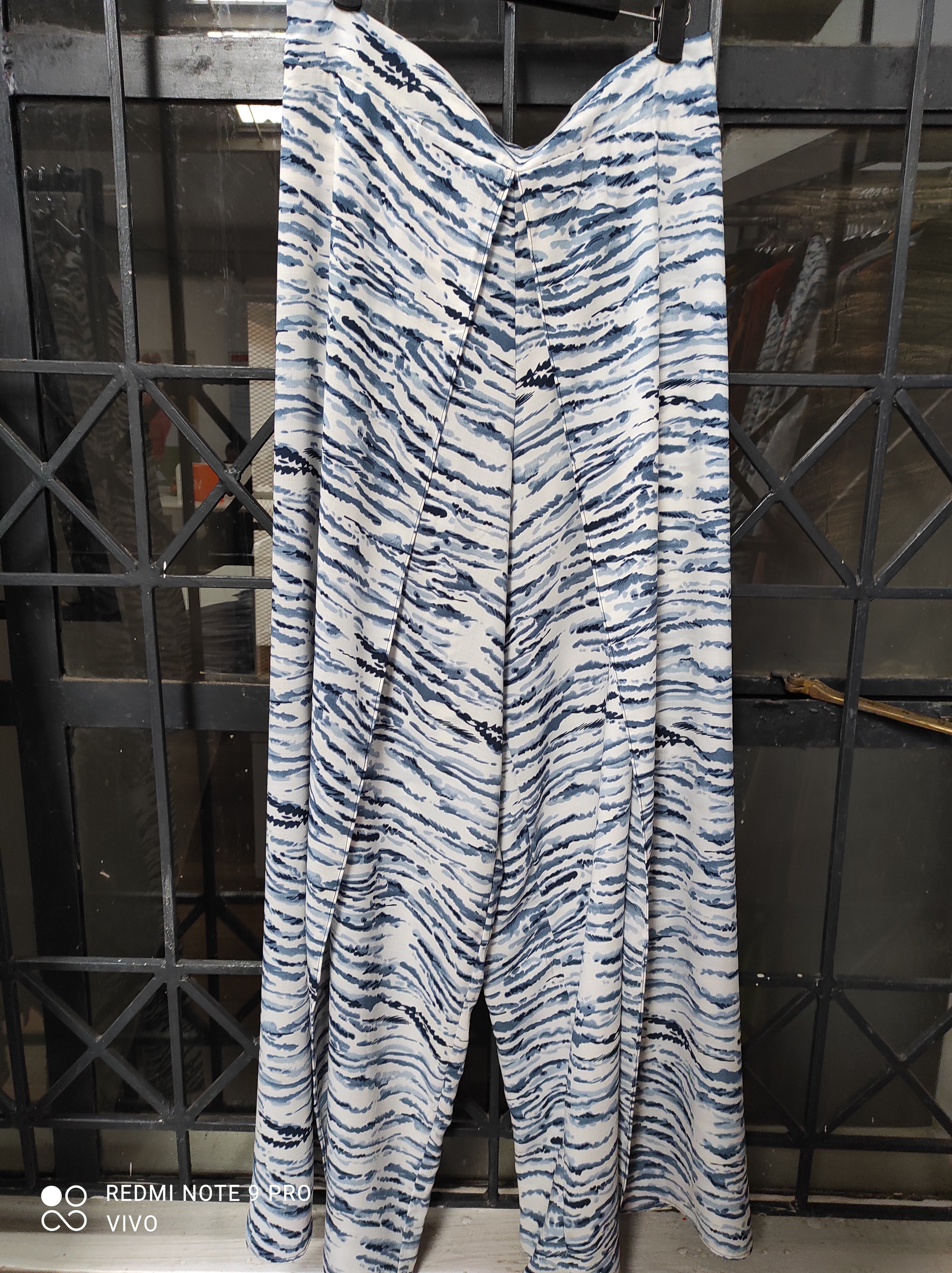 Vivo Dalia Wrap Wide Leg Pants - Blue Print