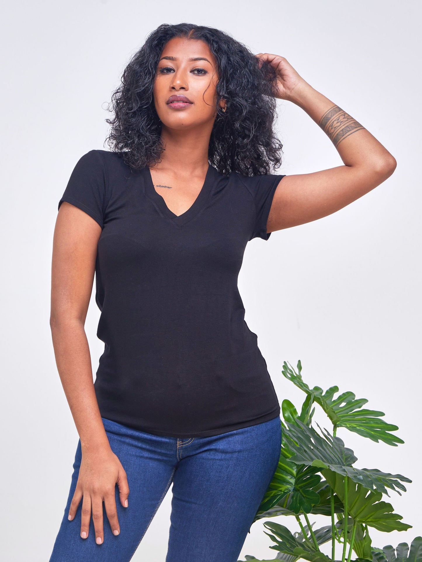 Vivo Basic V-neck Cap Sleeve Top  - Black