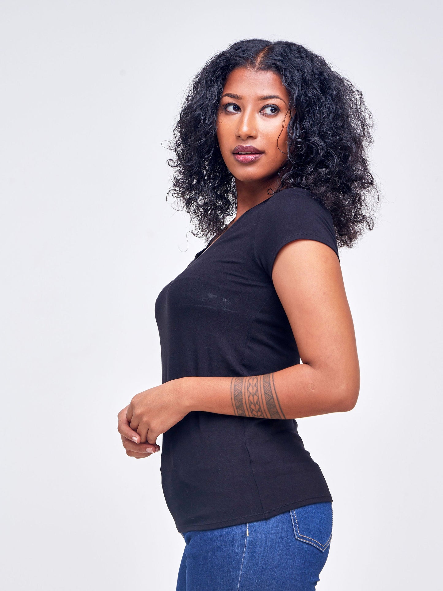 Vivo Basic V-neck Cap Sleeve Top  - Black