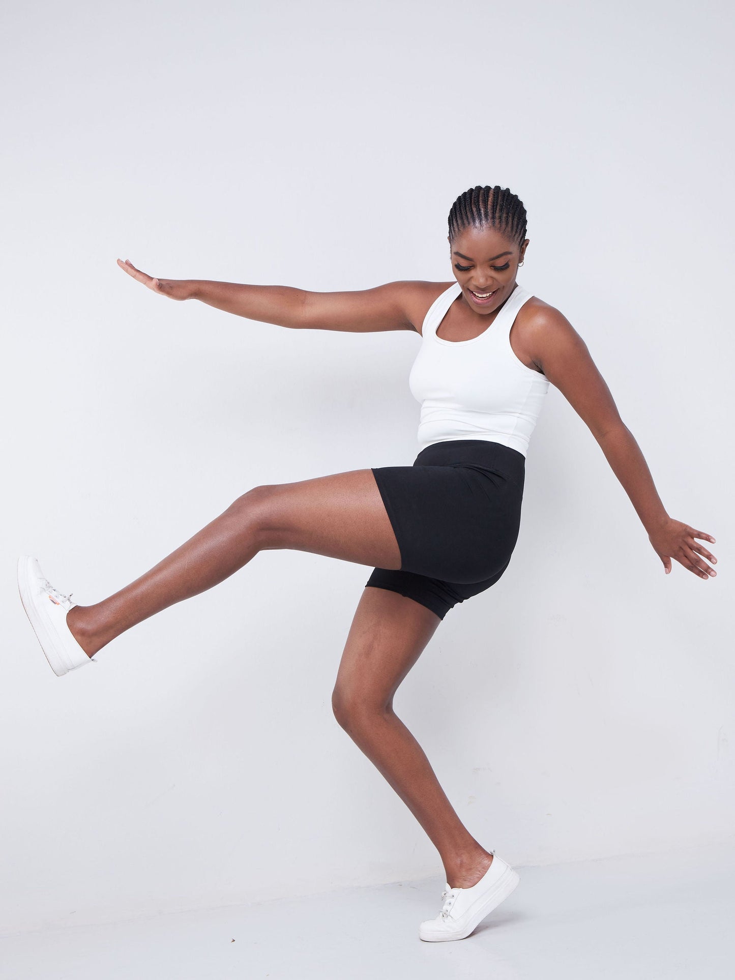 Vivo Fitness Sleeveless Midriff Top - Off White