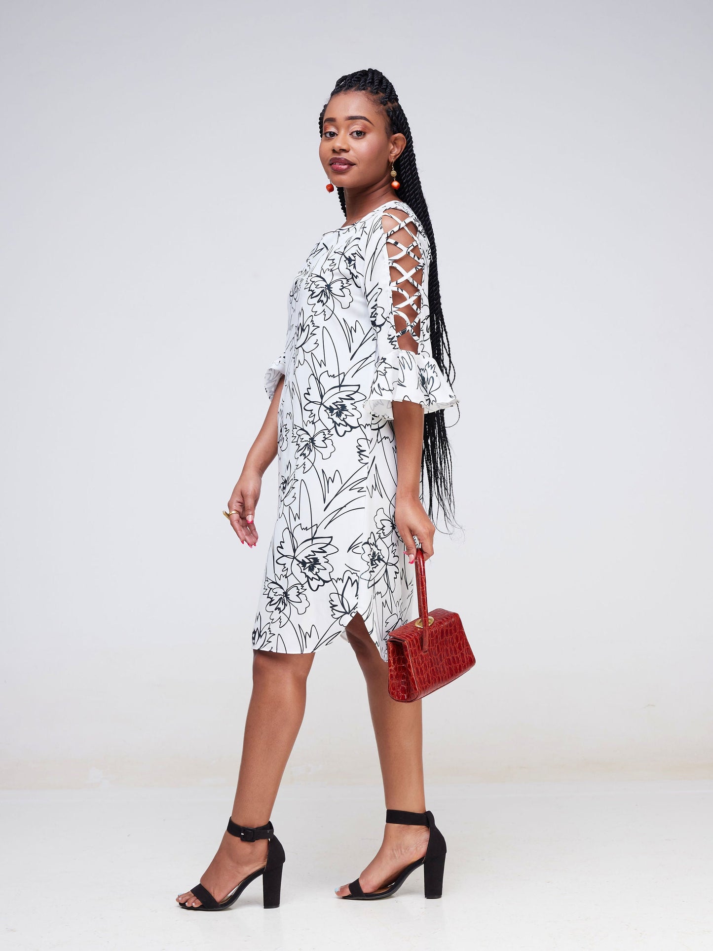 Vivo Dali 3/4 Cut Out Sleeve Shift Dress ( Petite) - White / Black Floral Print