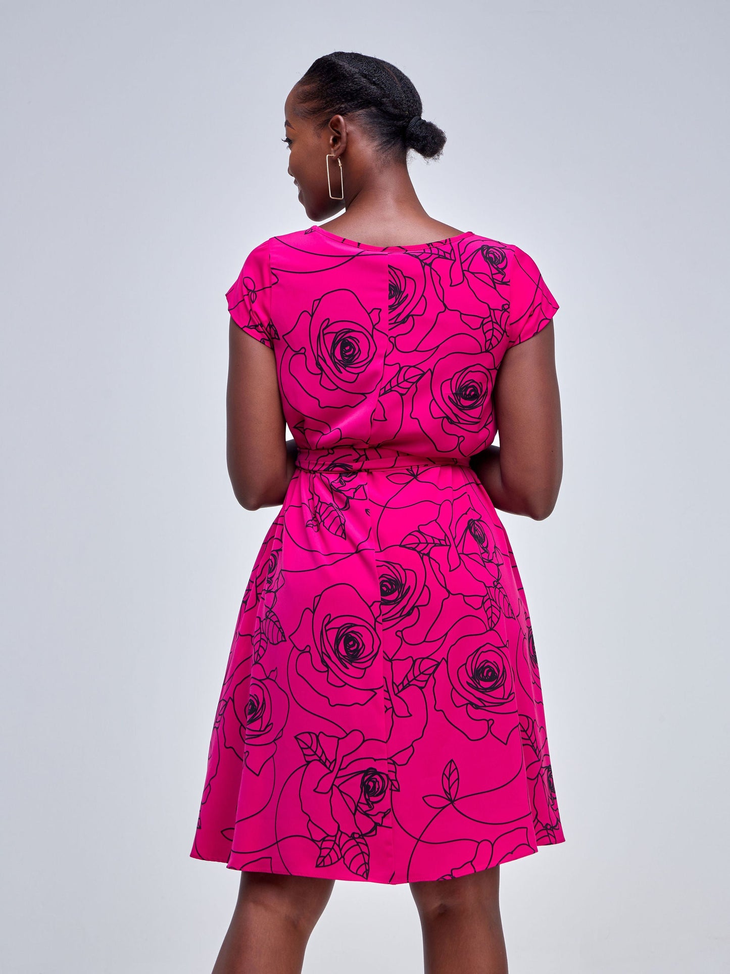 Vivo Basic Cap Sleeve Knee Length Tent Dress - Hot Pink / Black Floral Print