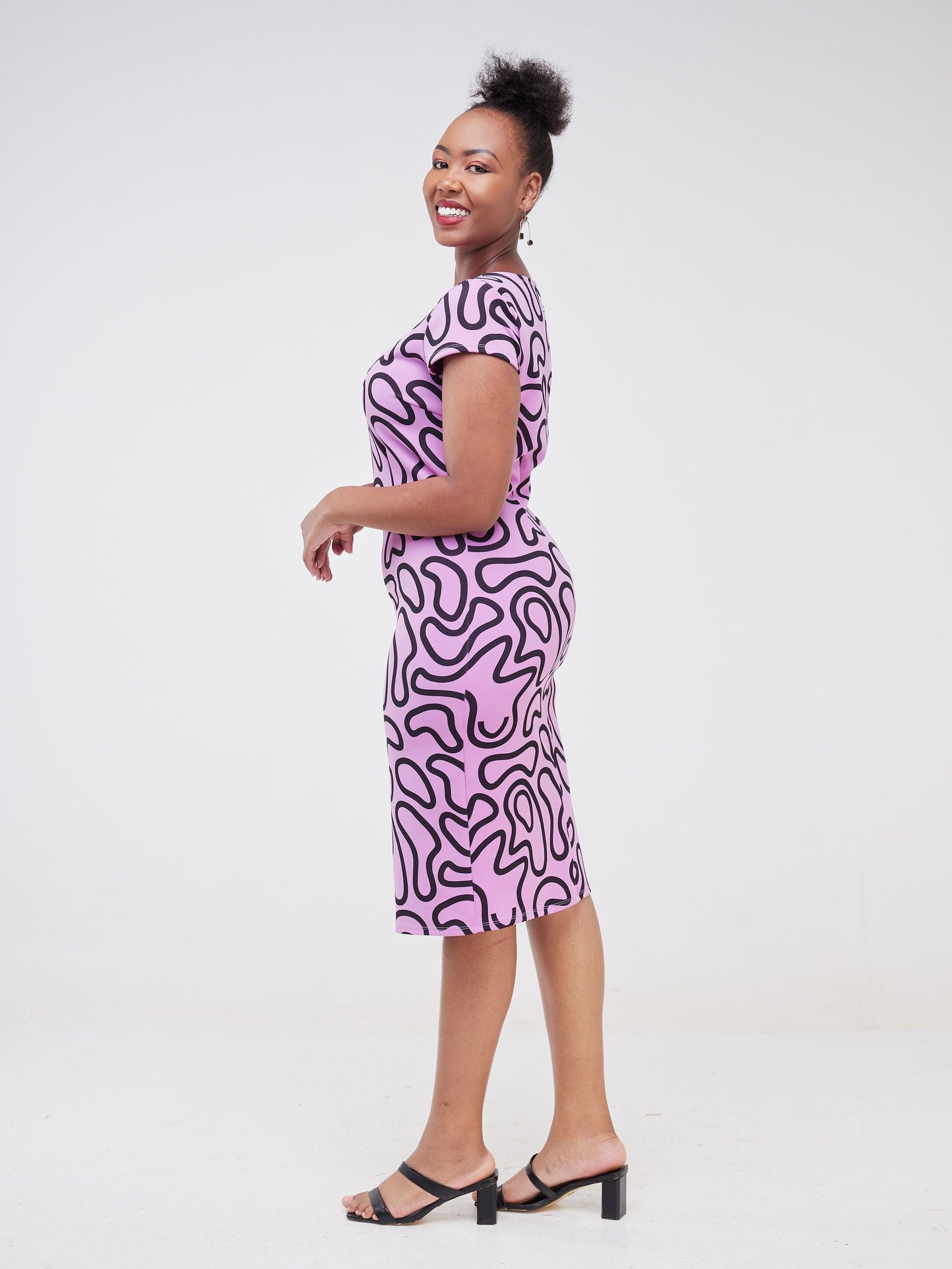 Vivo Imara Cap Sleeve Sheath Dress - Light Purple / Black Abstract Print