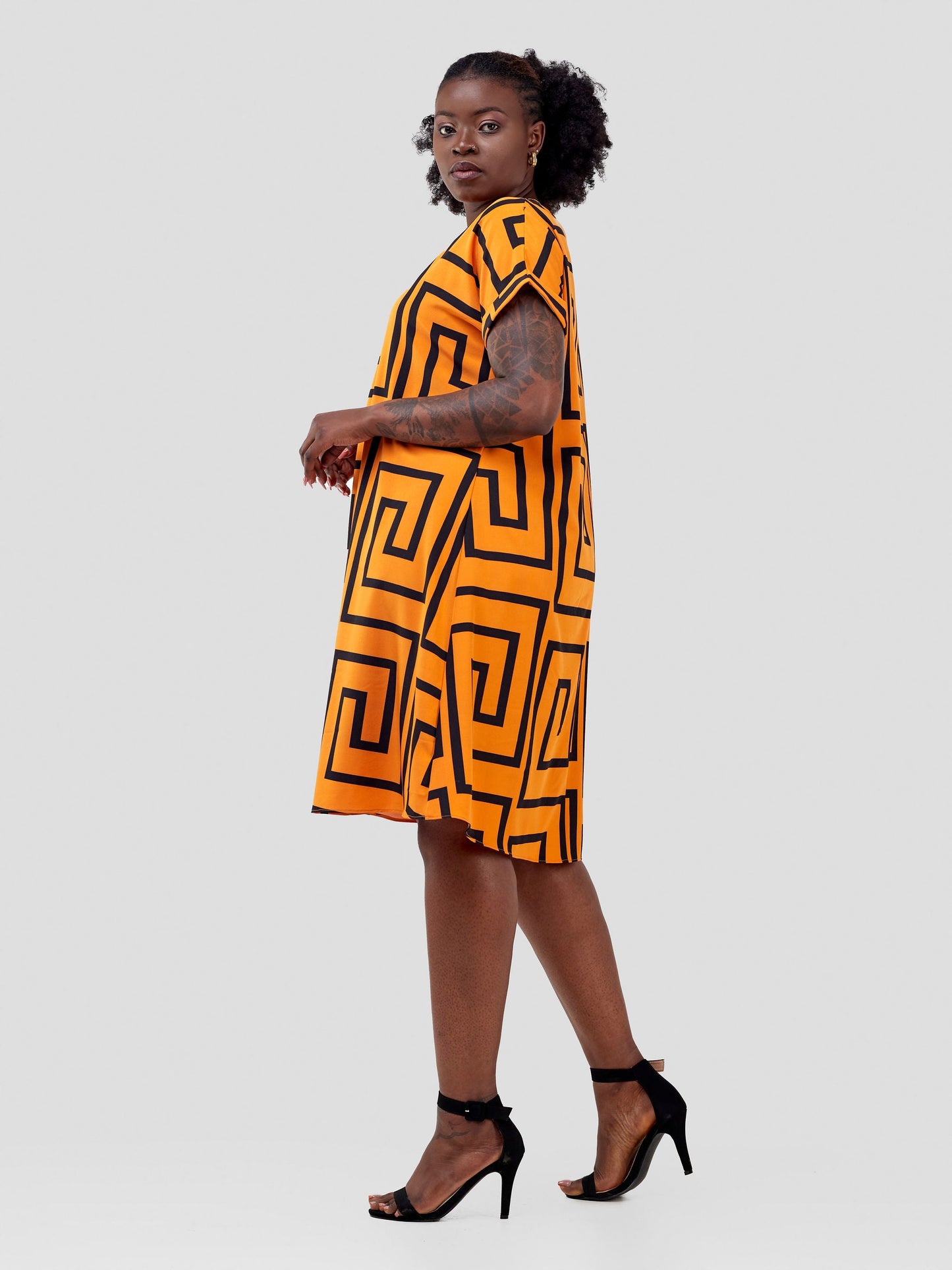 Vivo Pesi Drop Shoulder Tent Dress - Yellow / Black Print