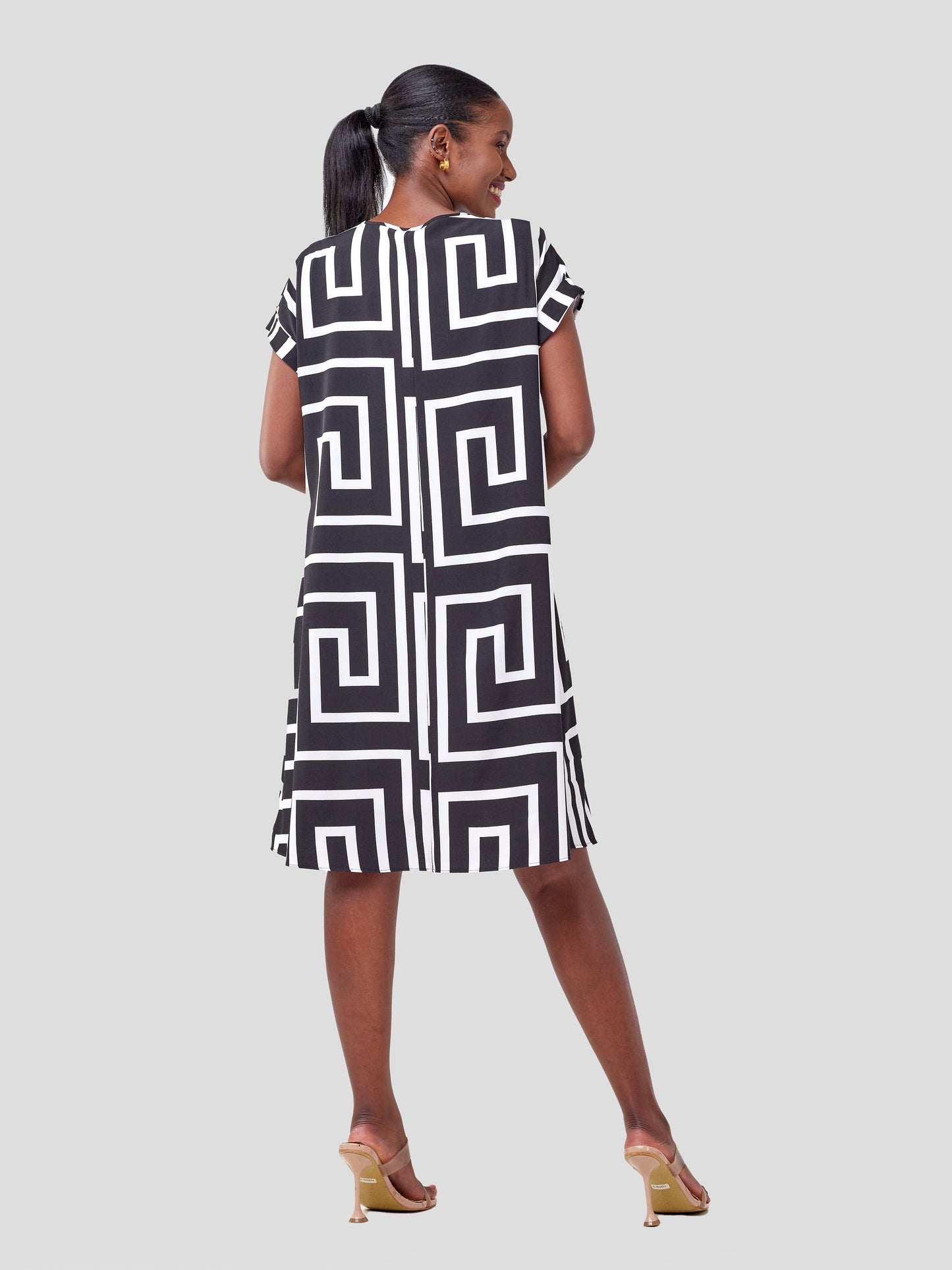 Vivo Pesi Drop Shoulder Tent Dress - White / Black Print