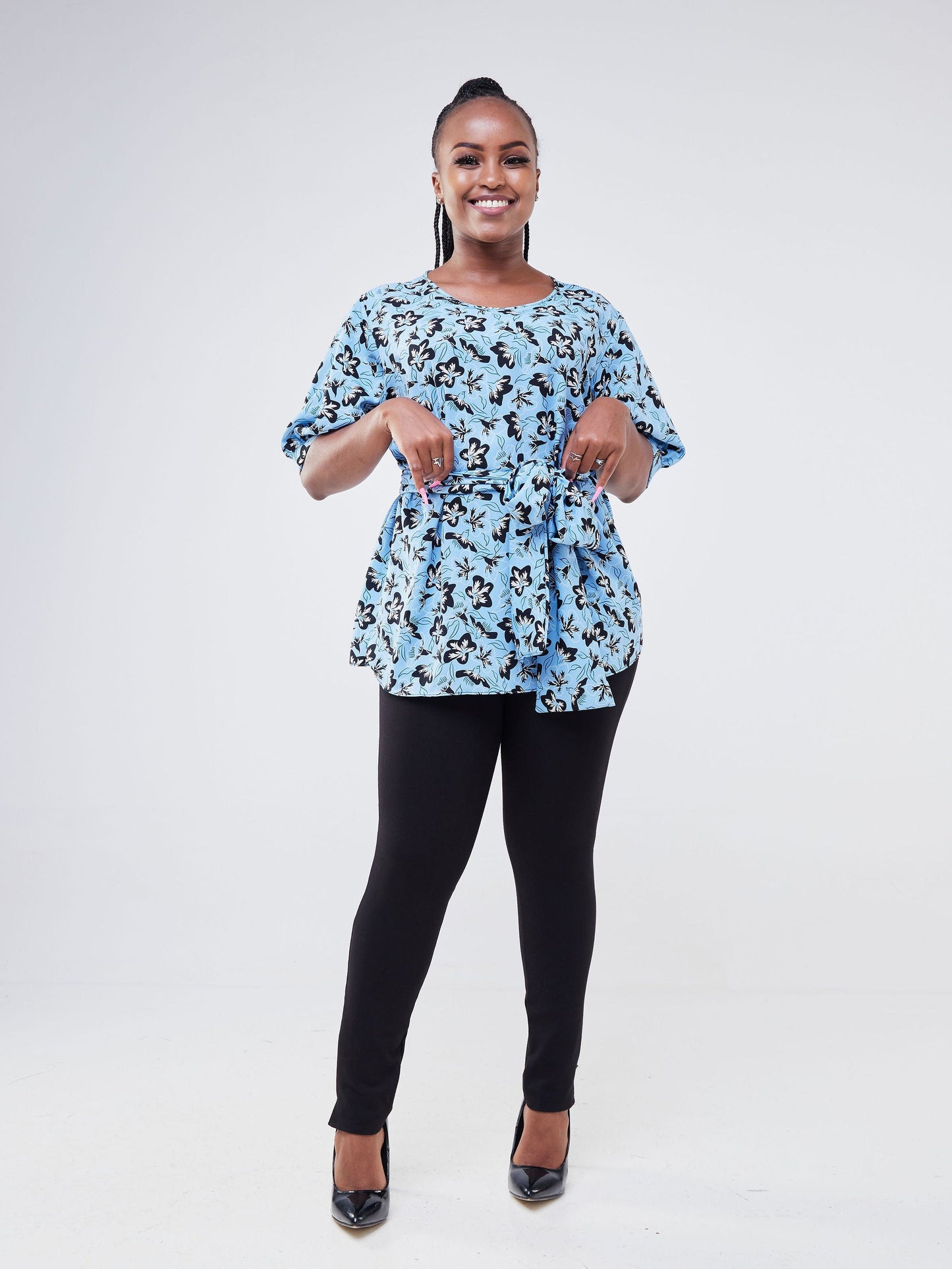 Vivo Wingu Puff Sleeve Top - Blue / Black Floral Print