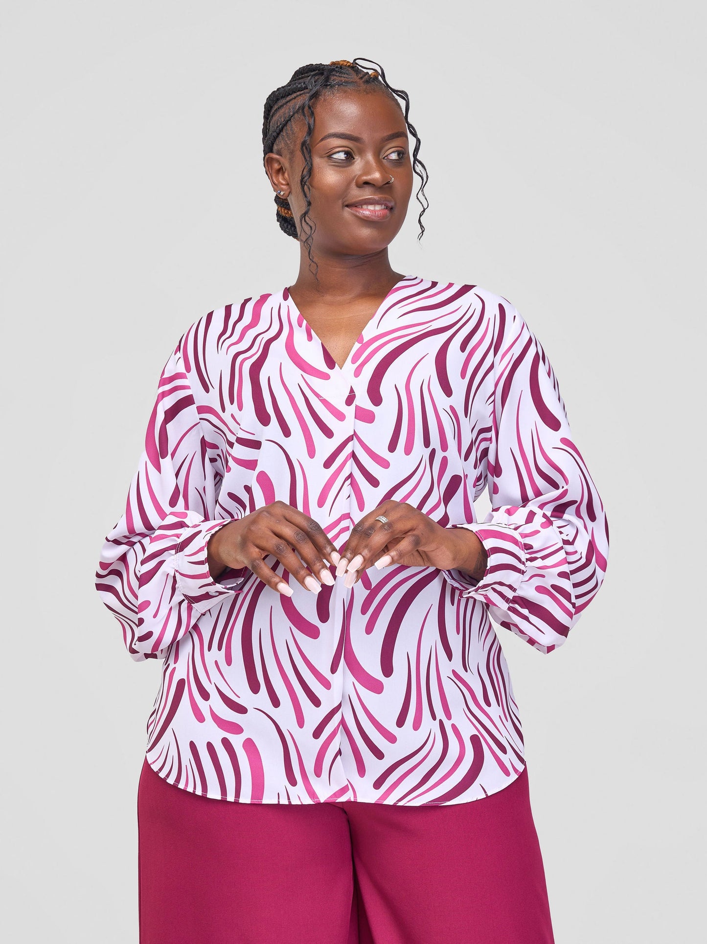 Vivo Ajani V-Neck Top - White / Burgundy Yala Print