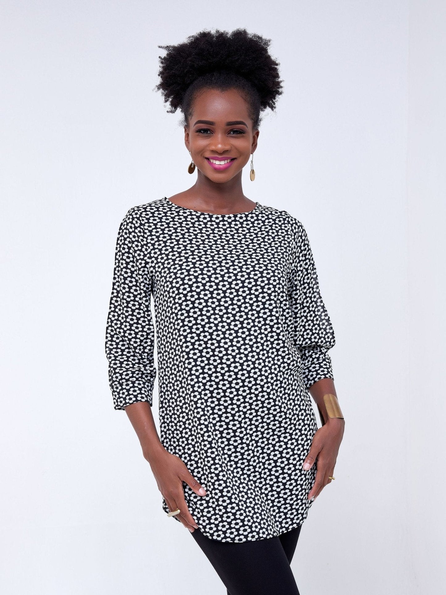 Vivo Jasiri 3/4 Slit Sleeve Tunic Top - Black / White Floral Print - Shop Zetu Kenya
